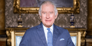 Fawrhydi Brenin Charles III